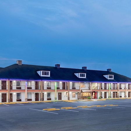 Baymont By Wyndham Commerce Ga Near Tanger Outlets Mall Екстериор снимка