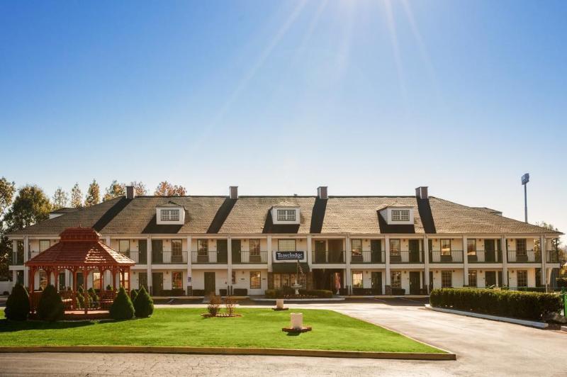 Baymont By Wyndham Commerce Ga Near Tanger Outlets Mall Екстериор снимка