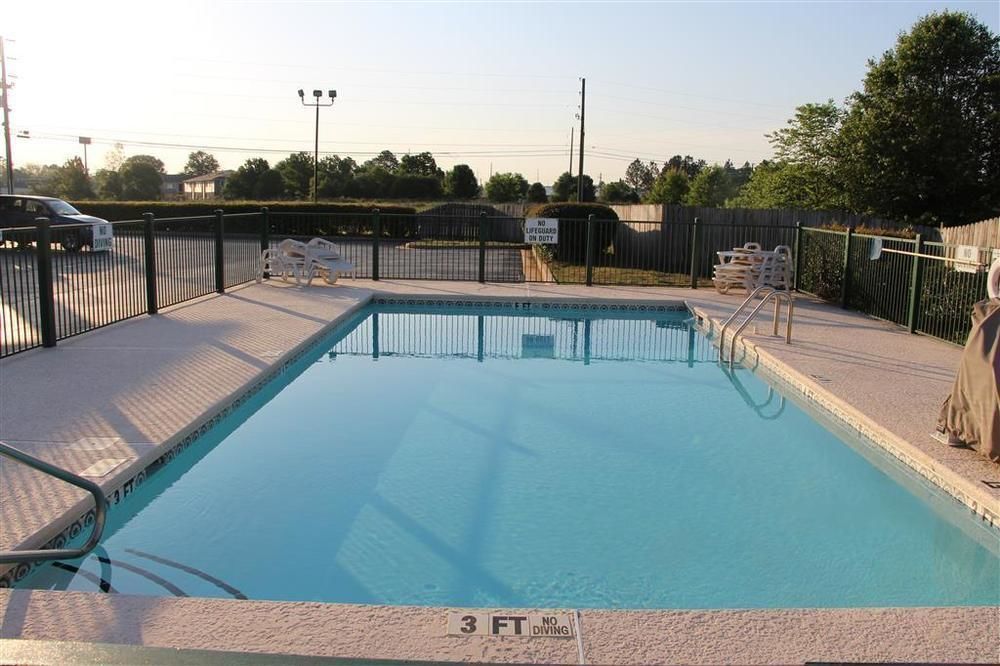 Baymont By Wyndham Commerce Ga Near Tanger Outlets Mall Екстериор снимка