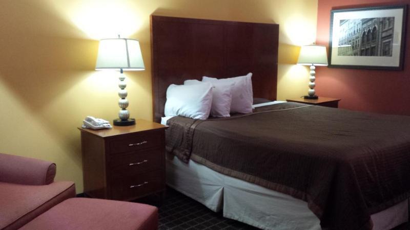 Baymont By Wyndham Commerce Ga Near Tanger Outlets Mall Екстериор снимка