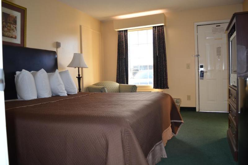 Baymont By Wyndham Commerce Ga Near Tanger Outlets Mall Екстериор снимка