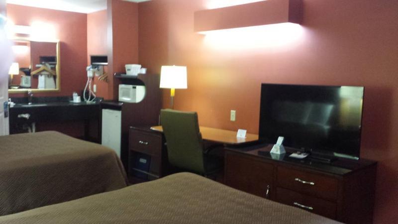 Baymont By Wyndham Commerce Ga Near Tanger Outlets Mall Екстериор снимка